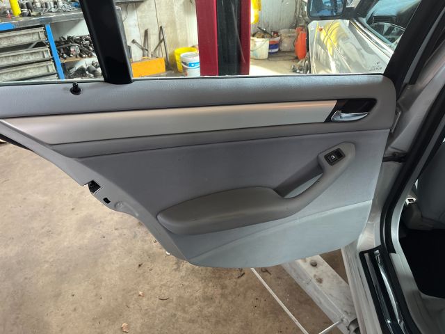 bontott BMW 3 E46 Bal hátsó Ajtó Kárpit