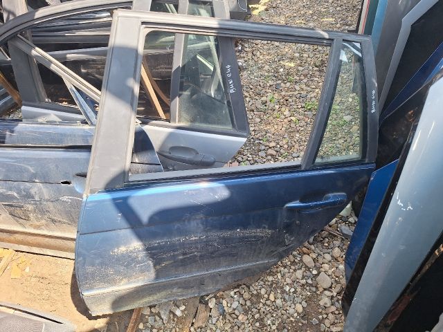 bontott BMW 3 E46 Bal hátsó Ajtó (Részeivel)