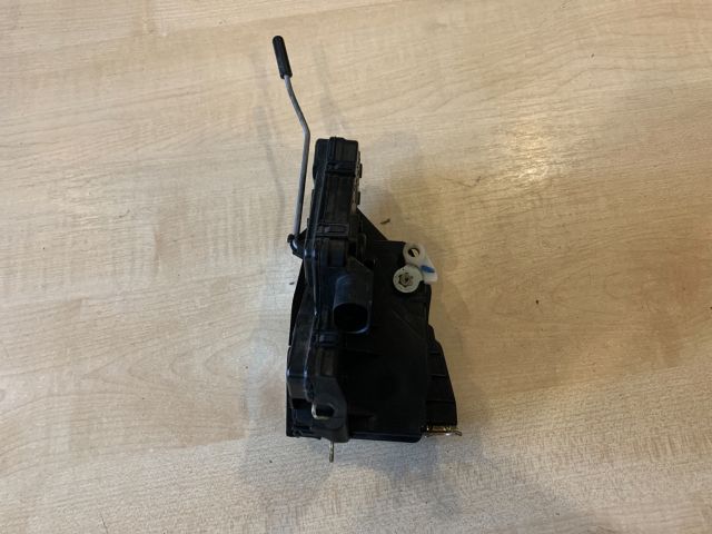 bontott BMW 3 E46 Bal hátsó Ajtózár