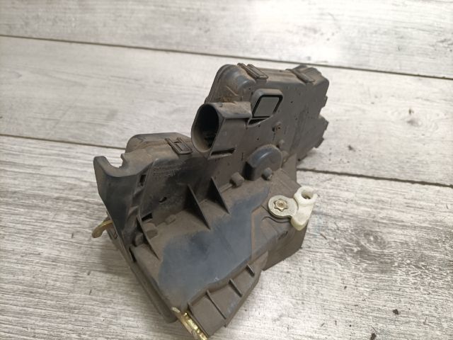 bontott BMW 3 E46 Bal hátsó Ajtózár