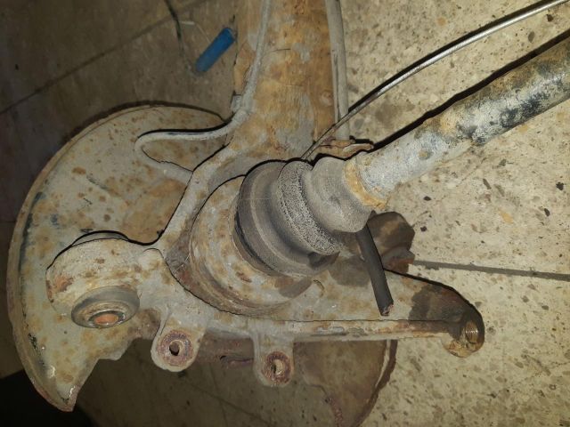 bontott BMW 3 E46 Bal hátsó Csonkállvány Kerékaggyal