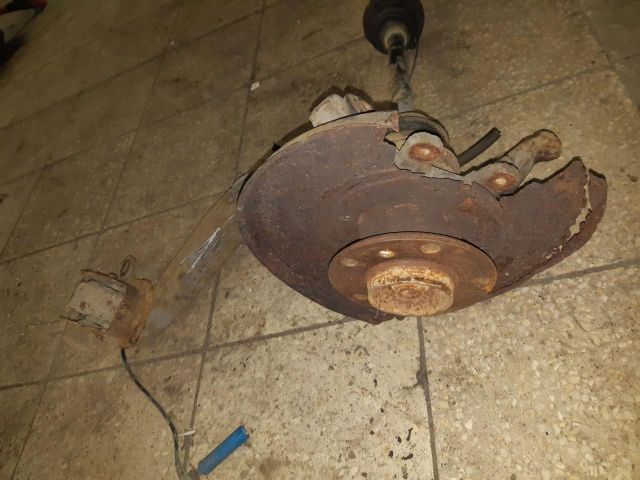 bontott BMW 3 E46 Bal hátsó Csonkállvány Kerékaggyal