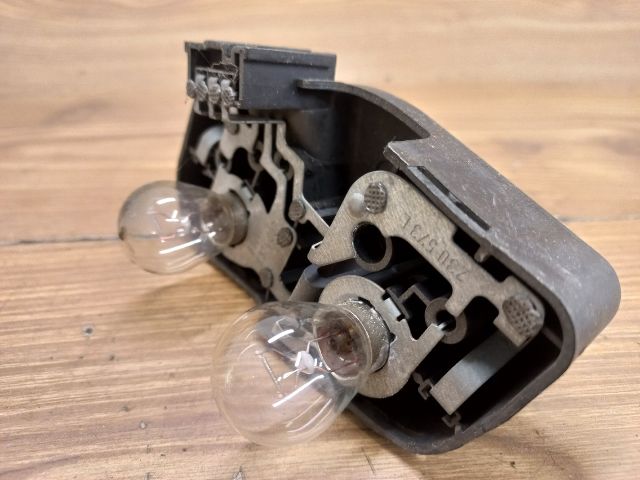 bontott BMW 3 E46 Bal Hátsó Lámpa Foglalat