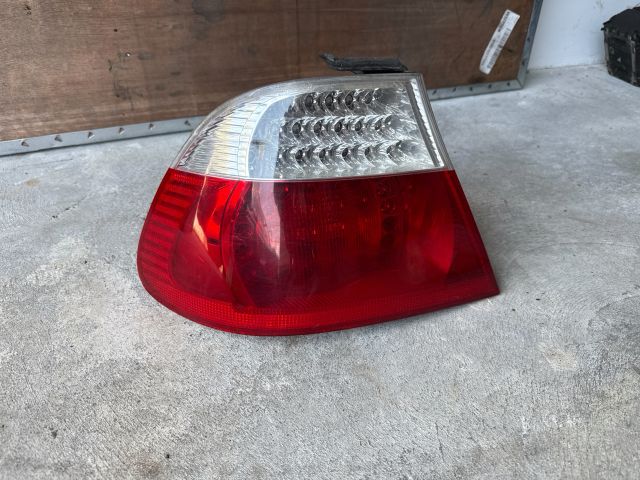 bontott BMW 3 E46 Bal Hátsó Lámpa