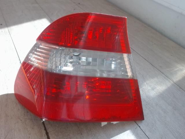 bontott BMW 3 E46 Bal Hátsó Lámpa