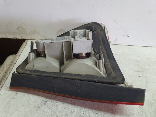 bontott BMW 3 E46 Bal Hátsó Lámpa