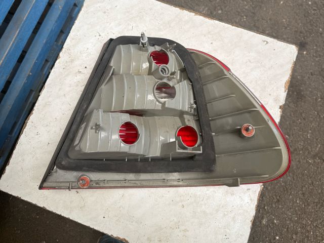 bontott BMW 3 E46 Bal Hátsó Lámpa