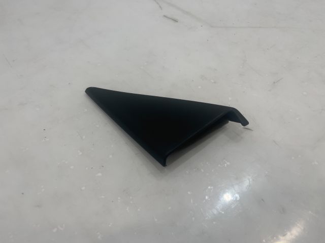 bontott BMW 3 E46 Bal Visszapillantó Tükör Előtti Burkolat