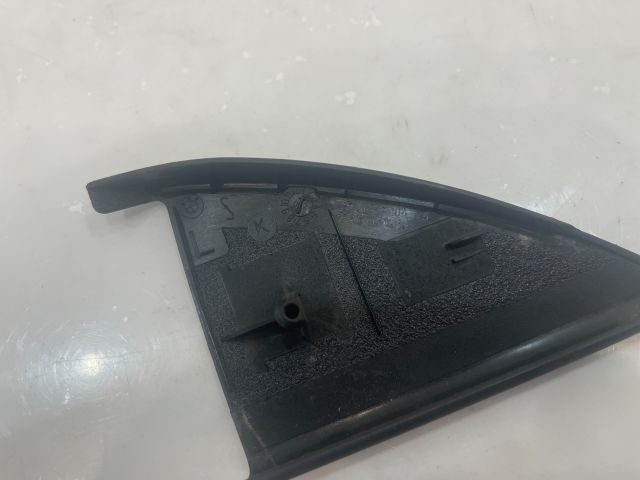 bontott BMW 3 E46 Bal Visszapillantó Tükör Előtti Burkolat