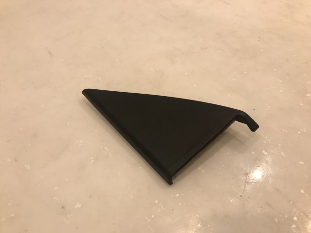 bontott BMW 3 E46 Bal Visszapillantó Tükör Előtti Burkolat