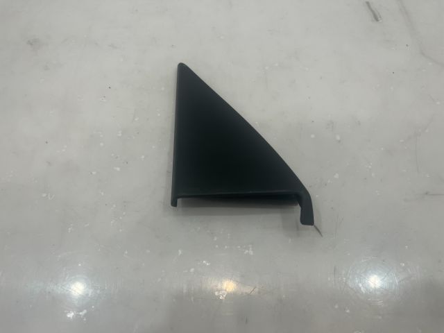 bontott BMW 3 E46 Bal Visszapillantó Tükör Előtti Burkolat