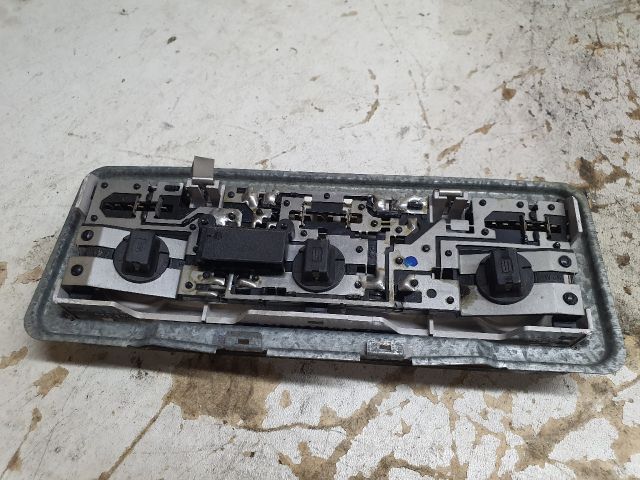 bontott BMW 3 E46 Beltér Világítás Első