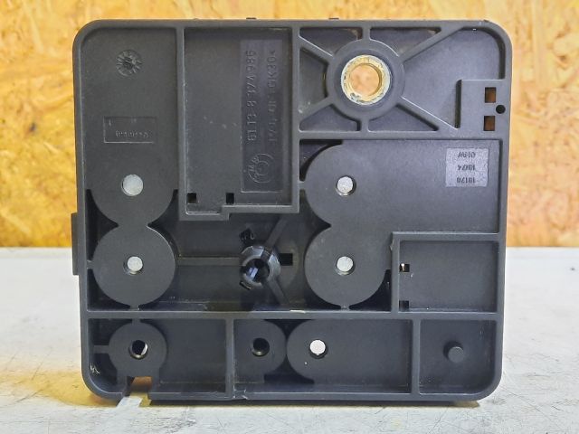 bontott BMW 3 E46 Biztosítéktábla Motortér