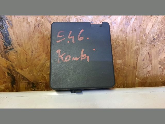 bontott BMW 3 E46 Biztosítéktábla Motortér