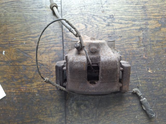 bontott BMW 3 E46 COMPACT Bal első Féknyereg Munkahengerrel