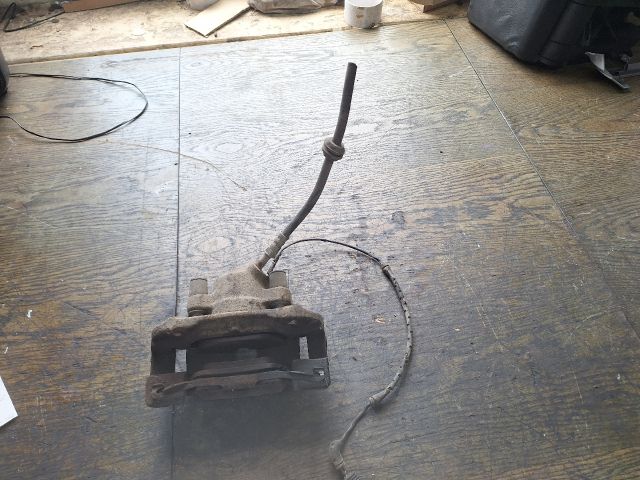 bontott BMW 3 E46 COMPACT Bal első Féknyereg Munkahengerrel