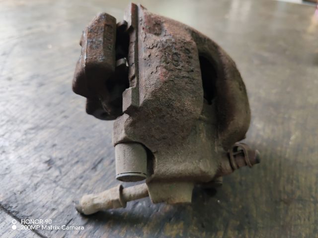 bontott BMW 3 E46 COMPACT Bal hátsó Féknyereg Munkahengerrel