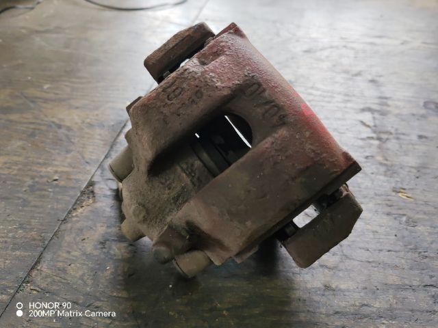 bontott BMW 3 E46 COMPACT Bal hátsó Féknyereg Munkahengerrel