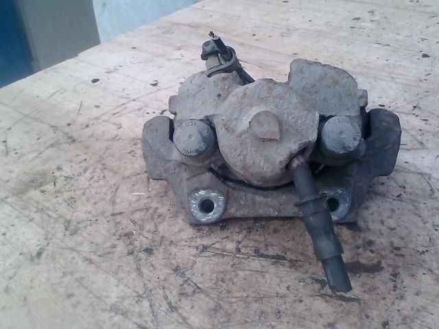 bontott BMW 3 E46 COMPACT Bal hátsó Féknyereg Munkahengerrel