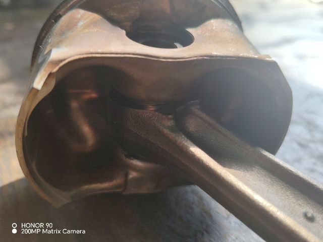 bontott BMW 3 E46 COMPACT Dugattyú és Hajtókar