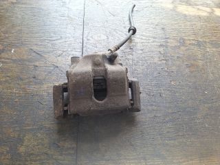 bontott BMW 3 E46 COMPACT Jobb első Féknyereg Munkahengerrel