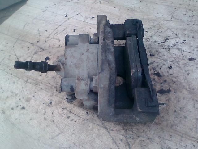 bontott BMW 3 E46 COMPACT Jobb első Féknyereg Munkahengerrel