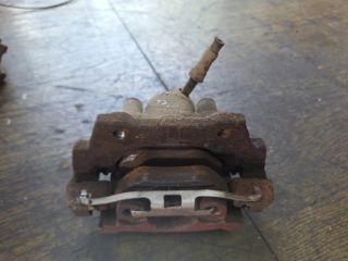 bontott BMW 3 E46 COMPACT Jobb hátsó Féknyereg Munkahengerrel