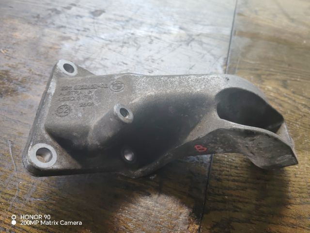 bontott BMW 3 E46 COMPACT Motor Tartó Bak Bal