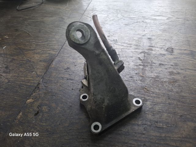 bontott BMW 3 E46 COMPACT Motor Tartó Bak (Fém)