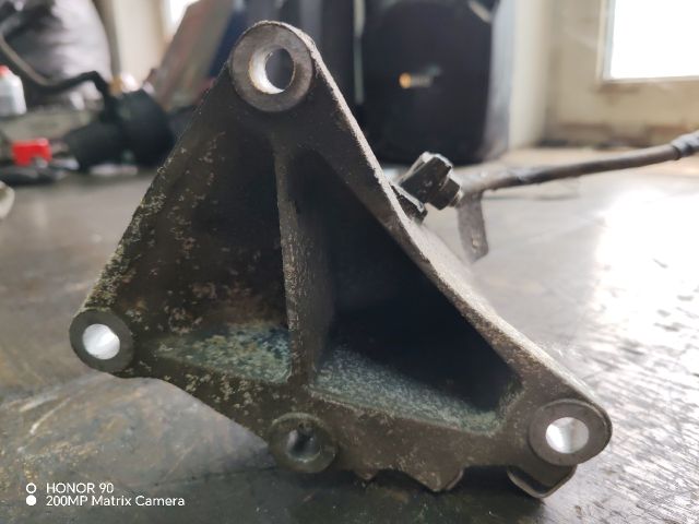 bontott BMW 3 E46 COMPACT Motor Tartó Bak (Fém)