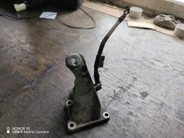 bontott BMW 3 E46 COMPACT Motor Tartó Bak (Fém)