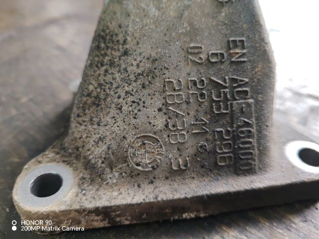 bontott BMW 3 E46 COMPACT Motor Tartó Bak (Fém)