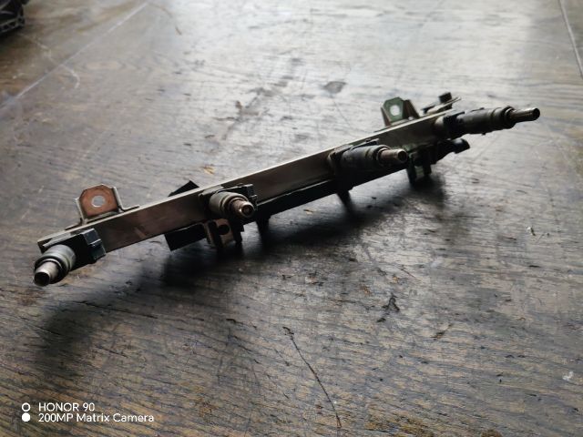 bontott BMW 3 E46 COMPACT Porlasztó Sor / Híd