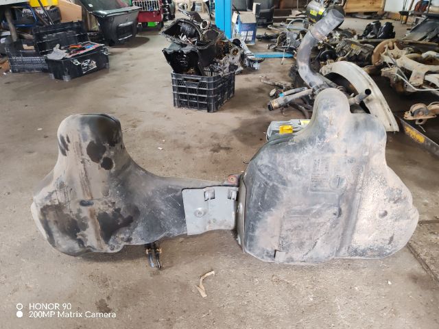 bontott BMW 3 E46 COMPACT Tank