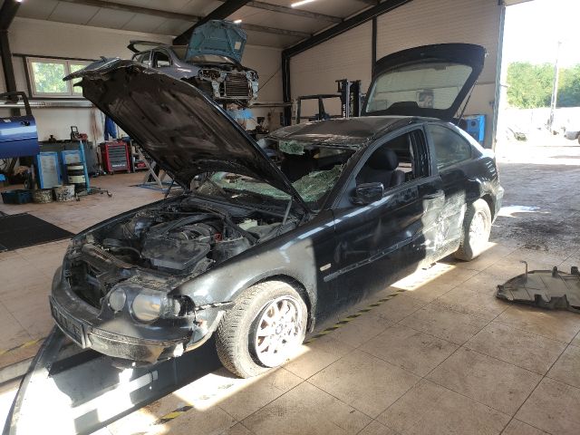 bontott BMW 3 E46 COMPACT Csomagtérajtó Burkolat Alsó