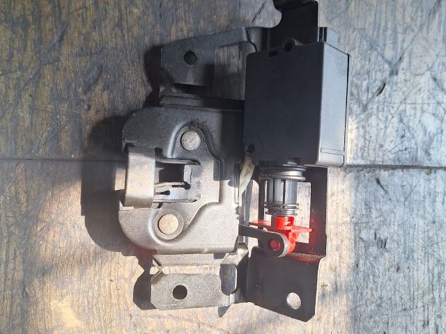 bontott BMW 3 E46 COMPACT Csomagtérajtó Zárszerkezet