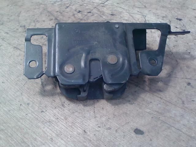 bontott BMW 3 E46 COMPACT Csomagtérajtó Zárszerkezet