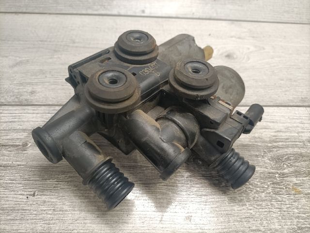 bontott BMW 3 E46 COMPACT Fűtéscsap