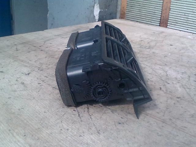 bontott BMW 3 E46 COMPACT Középső Szellőző