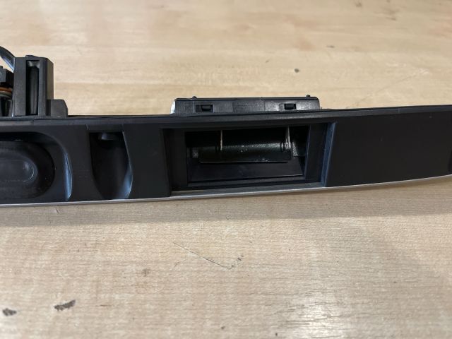 bontott BMW 3 E46 Csomagtér Nyitó Kar / Gomb
