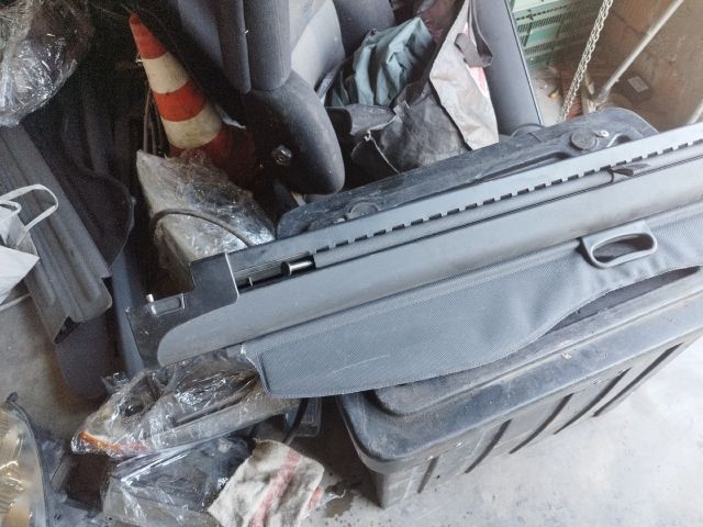 bontott BMW 3 E46 Csomagtér Roló