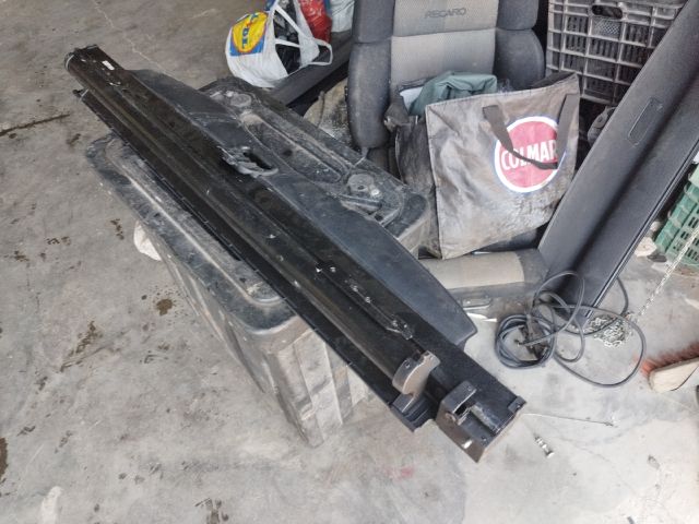 bontott BMW 3 E46 Csomagtér Roló