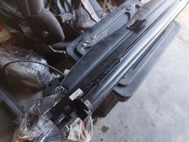 bontott BMW 3 E46 Csomagtér Roló