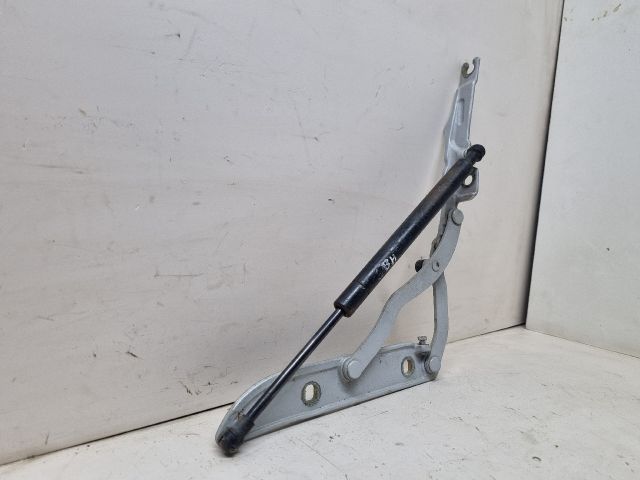 bontott BMW 3 E46 Csomagtérajtó Bal Zsanér