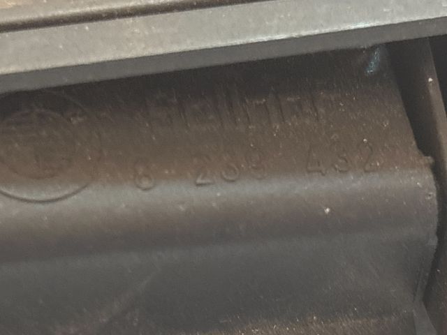 bontott BMW 3 E46 Csomagtérajtó Burkolat Felső