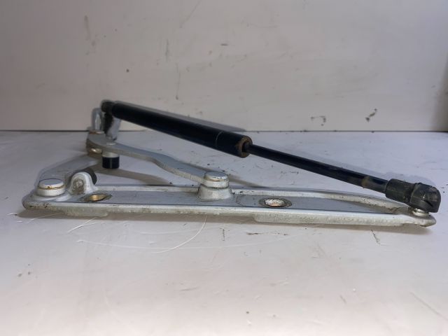 bontott BMW 3 E46 Csomagtérajtó Jobb Zsanér