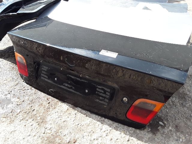 bontott BMW 3 E46 Csomagtérajtó (Üres lemez)