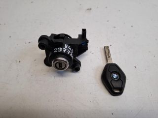 bontott BMW 3 E46 Csomagtérajtó Zárbetét