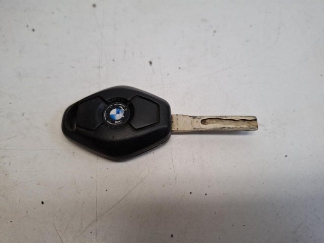 bontott BMW 3 E46 Csomagtérajtó Zárbetét