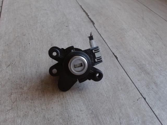 bontott BMW 3 E46 Csomagtérajtó Zárbetét